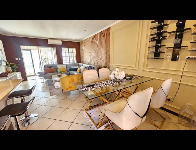 2 BEDROOM SIMPLEX FOR SALE IN MOOIKLOOF RIDGE